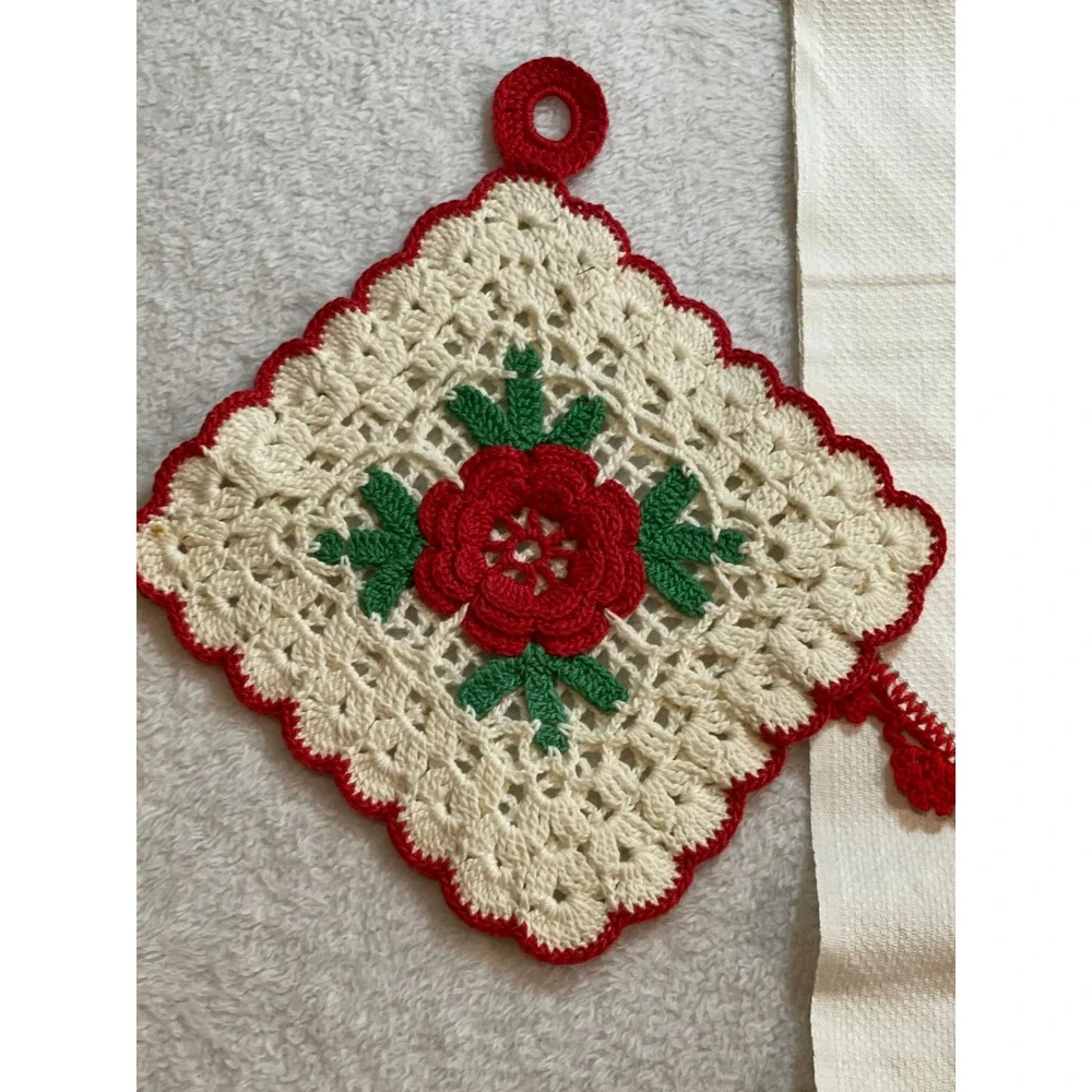 Handmade Crochet Kitchen Set Red Rose Floral Table Runner Potholders 4pc Vintage